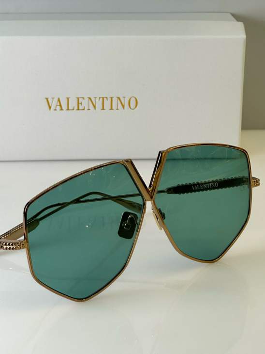 Picture of Valentino Sunglasses _SKUfw65111978fw